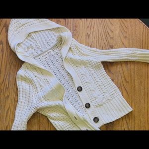 Button up 1/3 length sleeve sweater